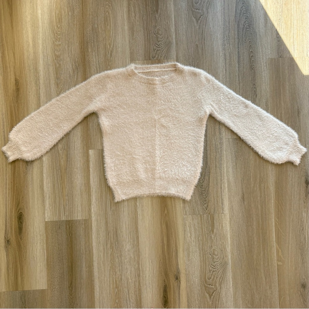 Cozy Cream Women's Sweater with Balloon Sleeves